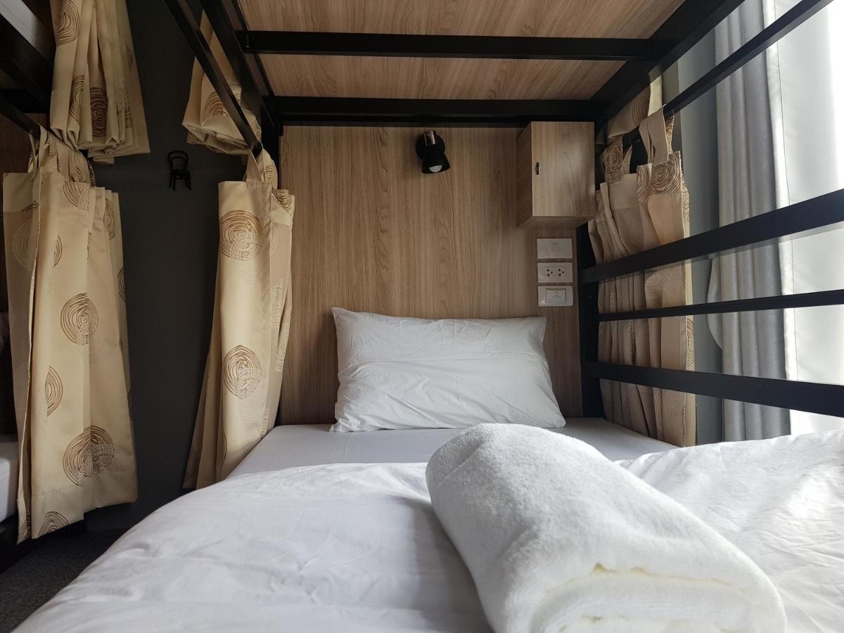 Sleep To Fly Hotel & Hostel Suvarnabhumi Airport Bangkok Exterior foto