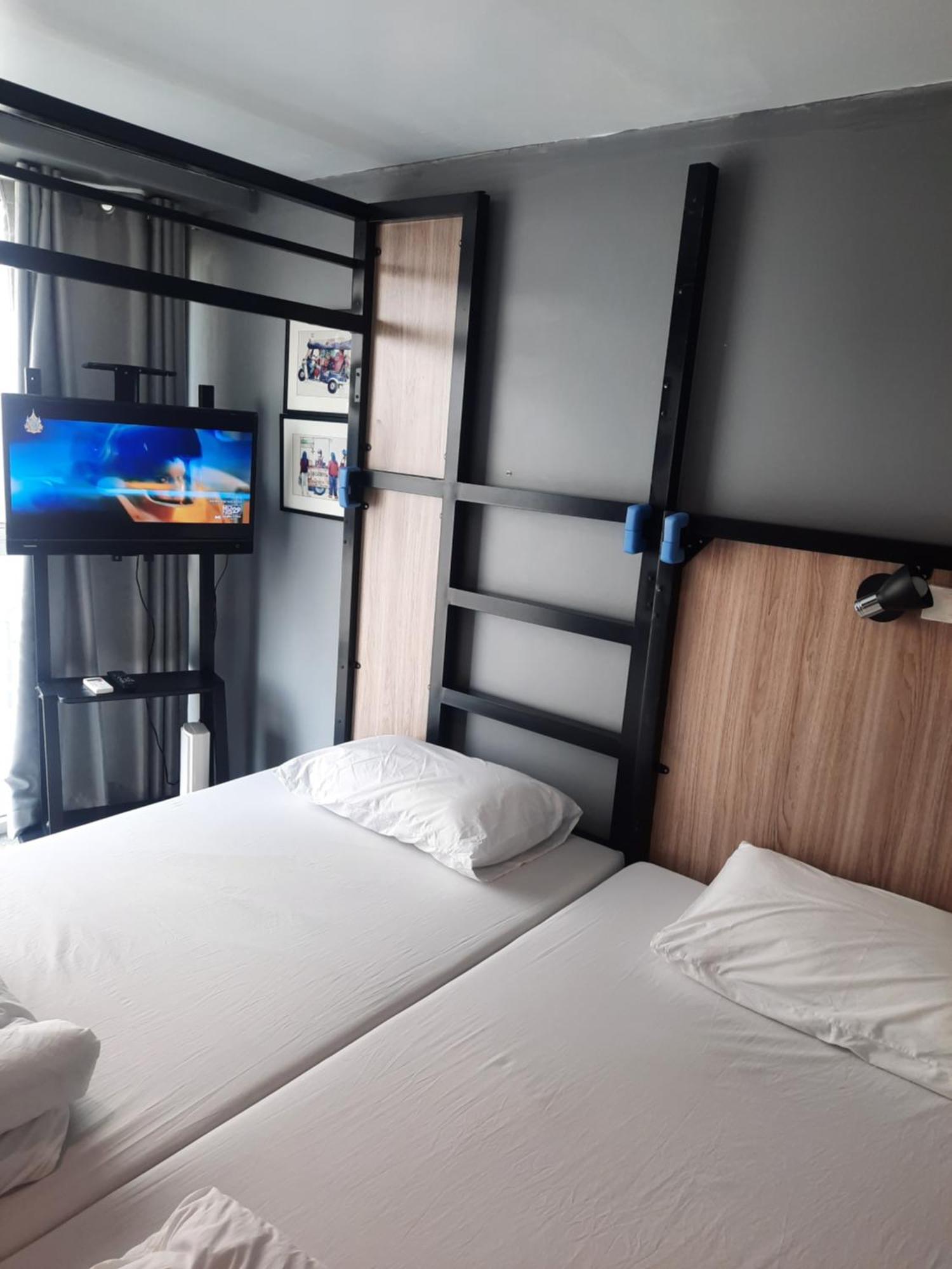 Sleep To Fly Hotel & Hostel Suvarnabhumi Airport Bangkok Exterior foto